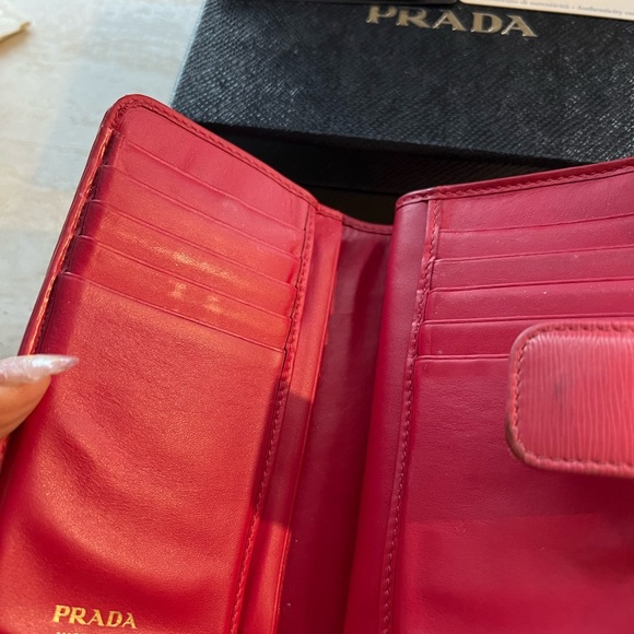Prada Folded Wallet Saffiano Leather in Peonia (Fuchsia Pink) - Picture 2 of 9